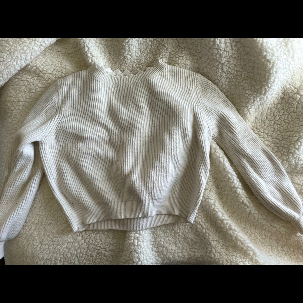 Scalloped white sweater!